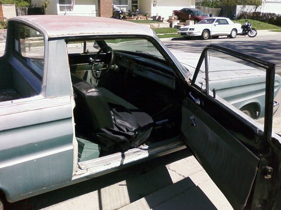 pic-0029[1].jpg Needs some carpet, looks like someone went wild with it in the 70' s with some cool shag carpeting. Easy fix.